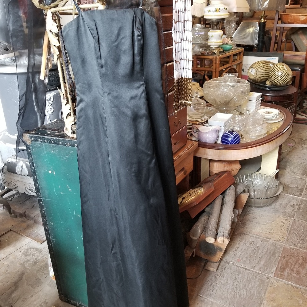 Black prom gown